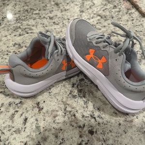Big boys size 3.5 NEVER WORN new Under Armour Athletic Shoes